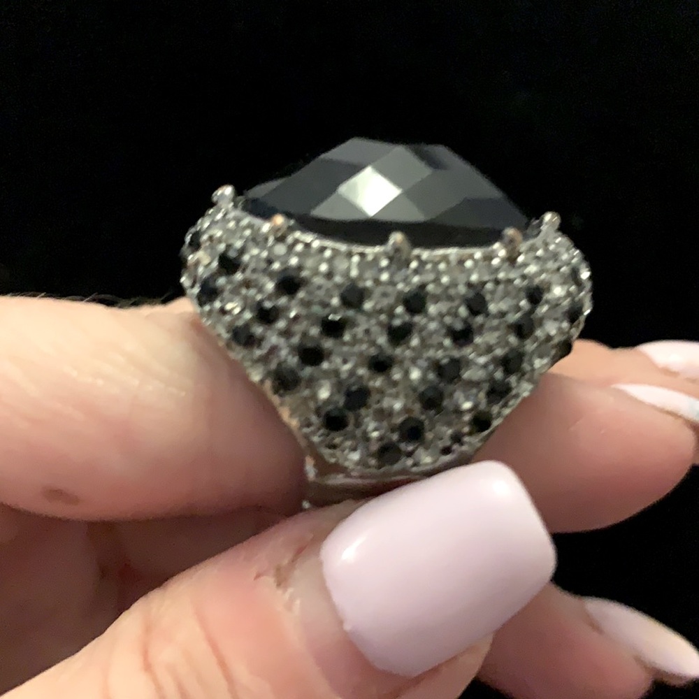 Ring - Picture 2 of 4